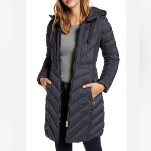 Bernardo Women's Quilted Hooded Jacket - dark gray